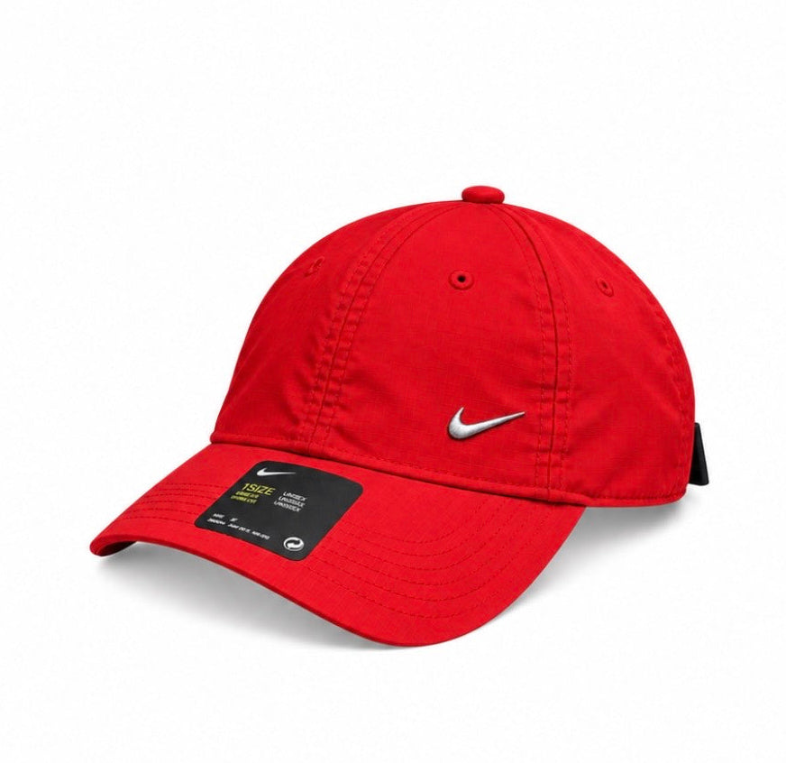 Nike Dri-FIT Club Unstructured Metal Swoosh Cap