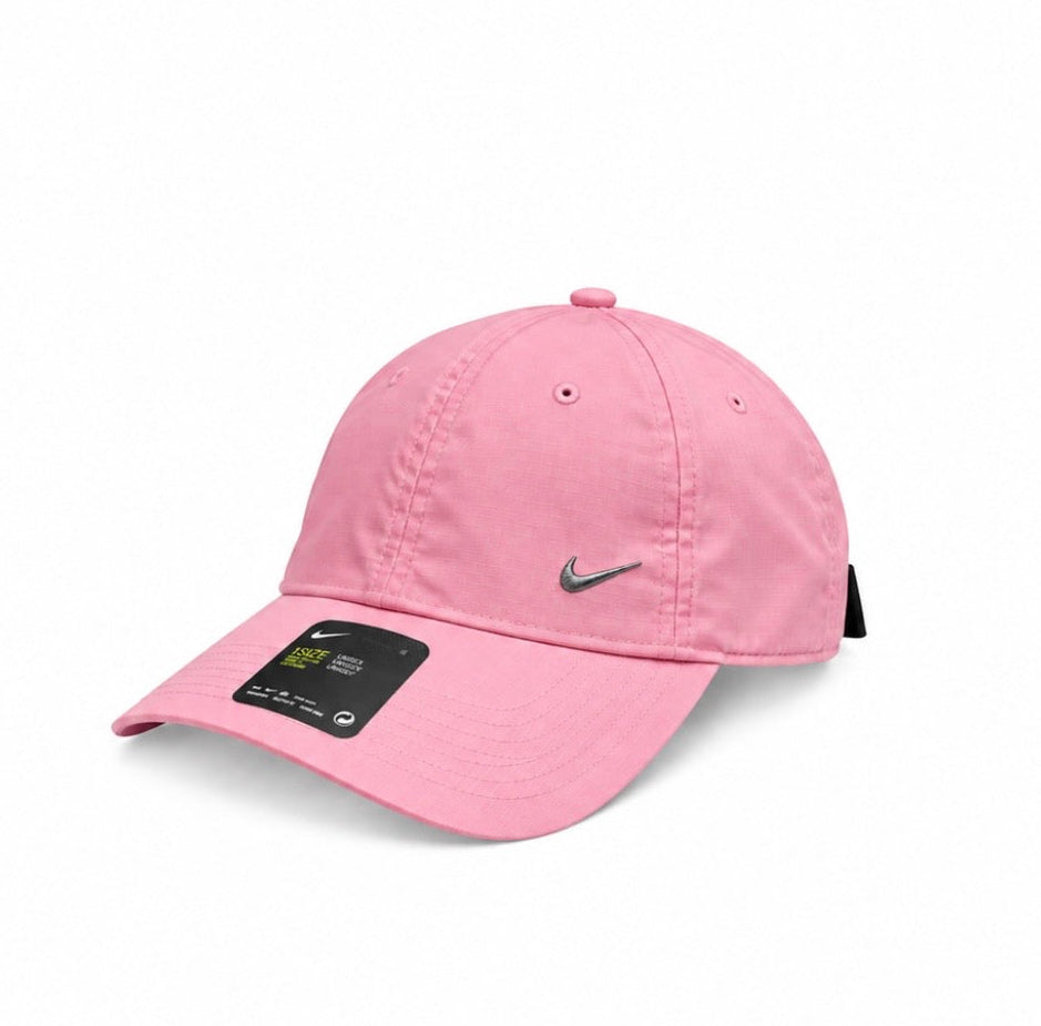 Nike Dri-FIT Club Unstructured Metal Swoosh Cap