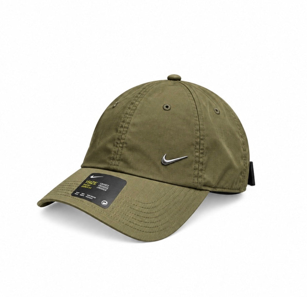 Nike Dri-FIT Club Unstructured Metal Swoosh Cap