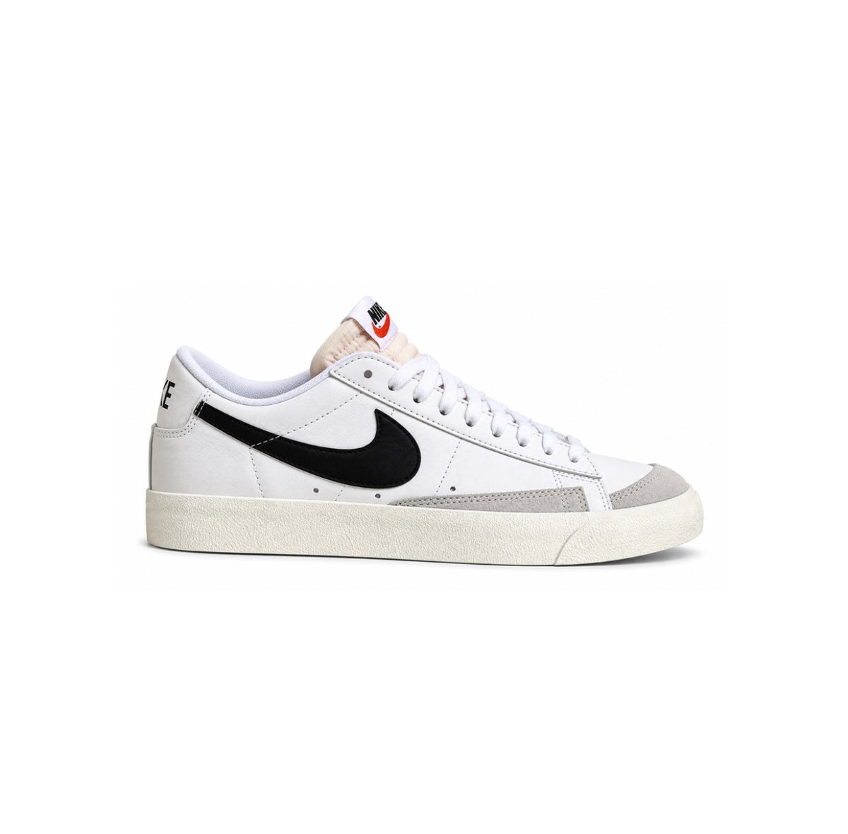 Nike blazer low