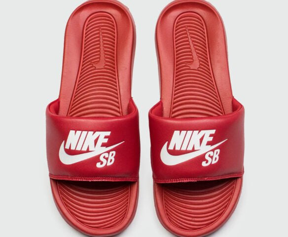 Nike SB Benassi